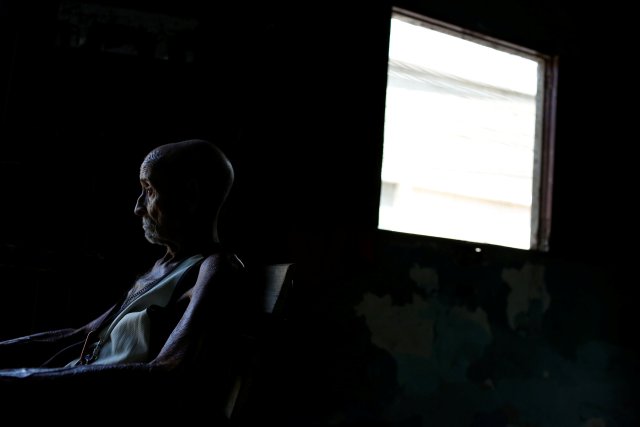 Juan Pulgar, 73, en su casa de Punto Fijo. Foto: REUTERS/Carlos Garcia Rawlins