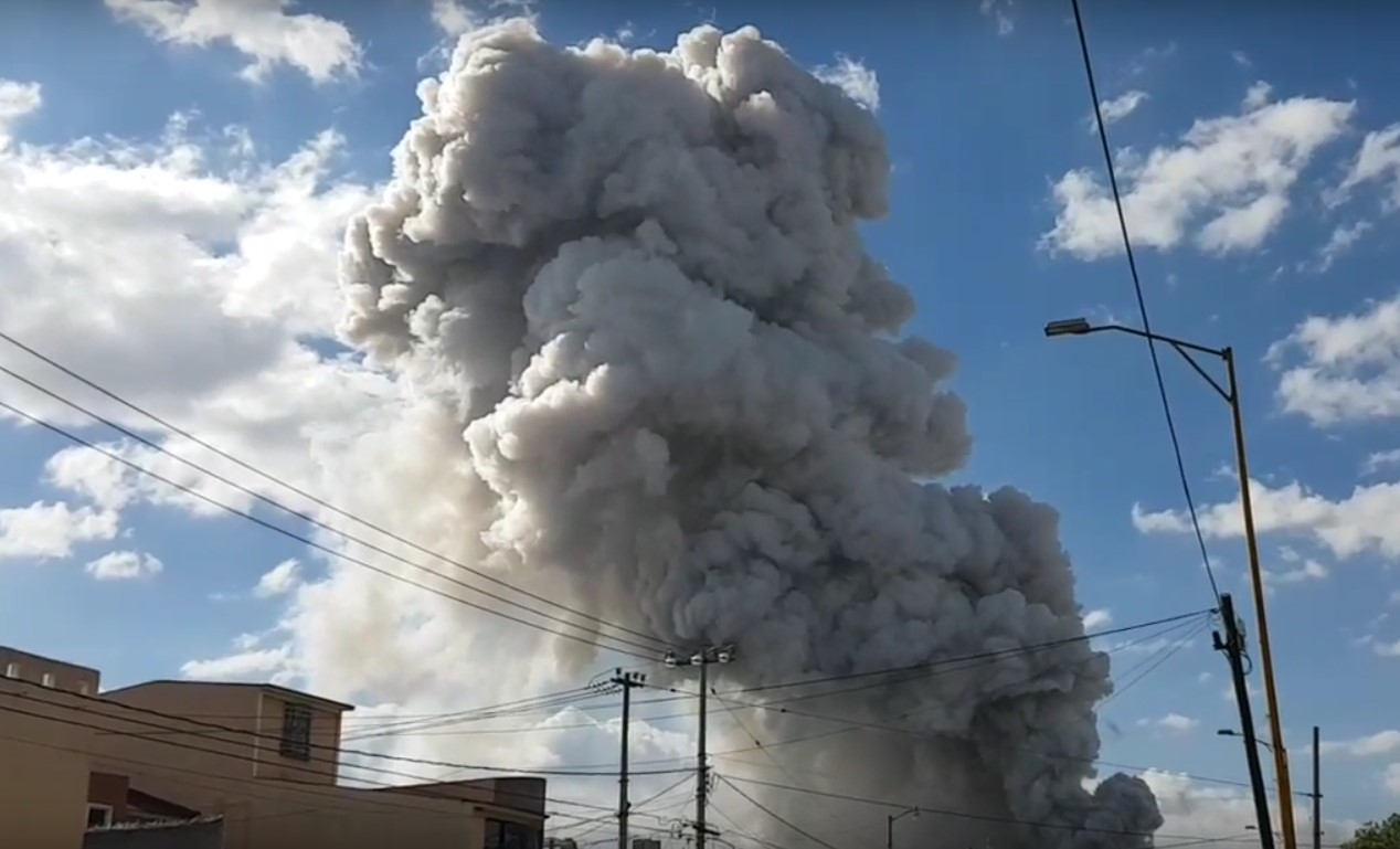 Testigo asegura que un niño provocó explosión en mercado de pirotecnia mexicano