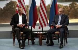 Llegan a Moscú los 35 diplomáticos rusos expulsados por Obama