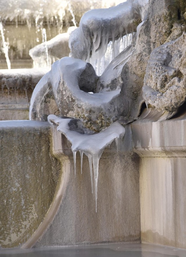 A detail of the Fountain of the Naiads with icicles at Piazza della Repubblica square in Rome, Italy, 07 January 2017. Cold weather pushed temperatures below zero degrees Celsius in Rome. (Roma, Italia) EFE/EPA/Giorgio Onorati