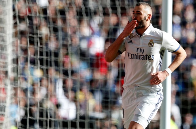 Football Soccer - Real Madrid v Granada - Spanish La Liga Santander - Santiago Bernabeu stadium, Madrid, Spain - 7/1/17 - Real Madrid's Karim Benzema celebrates his first goal. REUTERS/Juan Medina