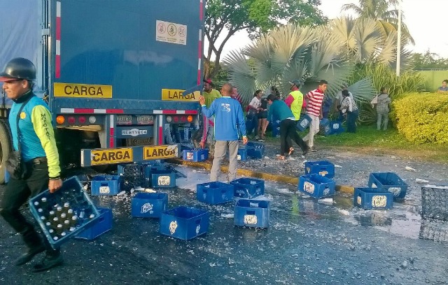 Saquearon camión de cerveza en Cojedes