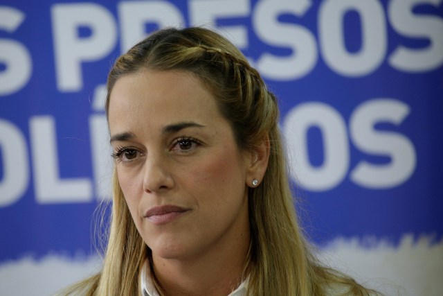 Lilian Tintori, wife of jailed Venezuelan opposition leader Leopoldo Lopez, attends a news conference in Caracas, Venezuela January 12, 2017. REUTERS/Marco Bello