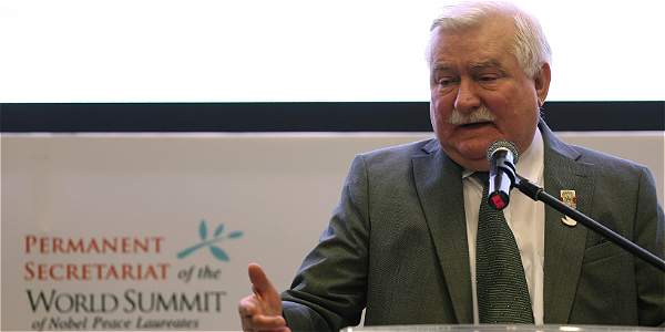 Lech Walesa: “Izquierda y derecha resultan conceptos anticuados para hoy”