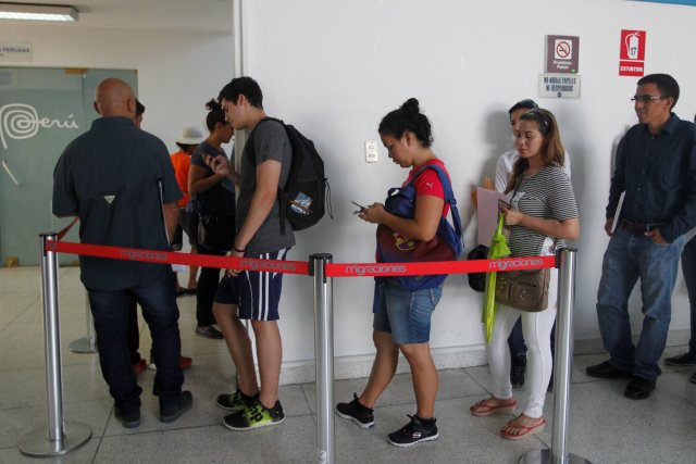 El gobierno peruano está otorgando permido de trabajo a los venezolanos (Foto Reuters)