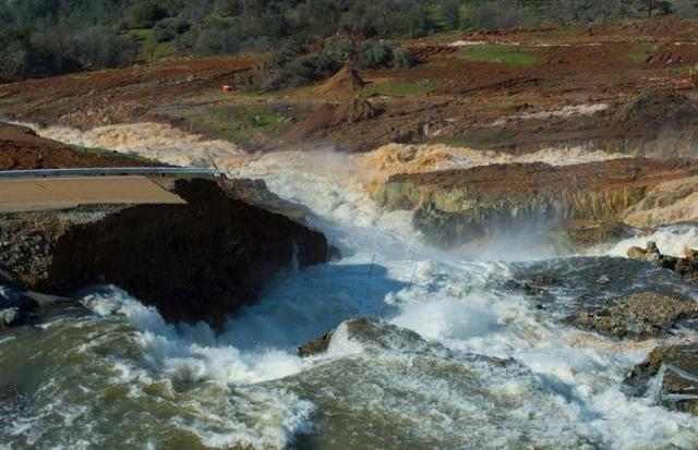 Represa de Oroville en California (10)