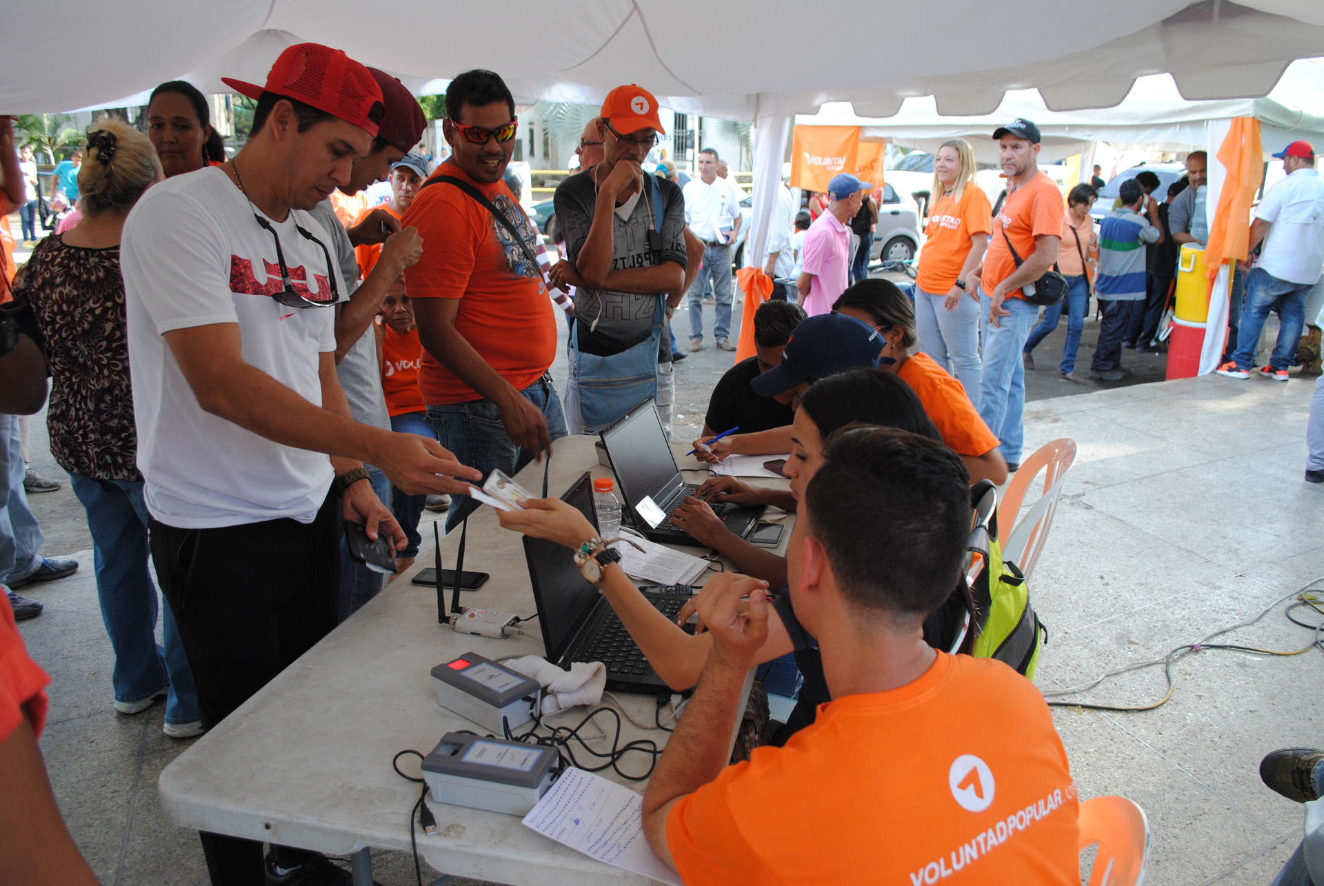 En medio de denuncias de irregularidades, Voluntad Popular acude a validación