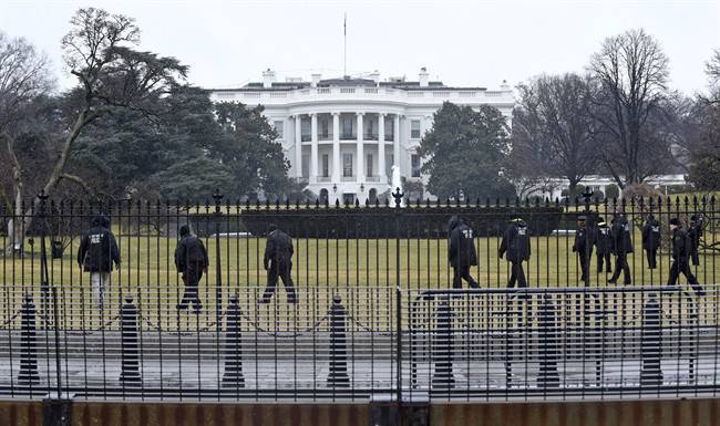 Fallece el hombre que se disparó frente a la Casa Blanca