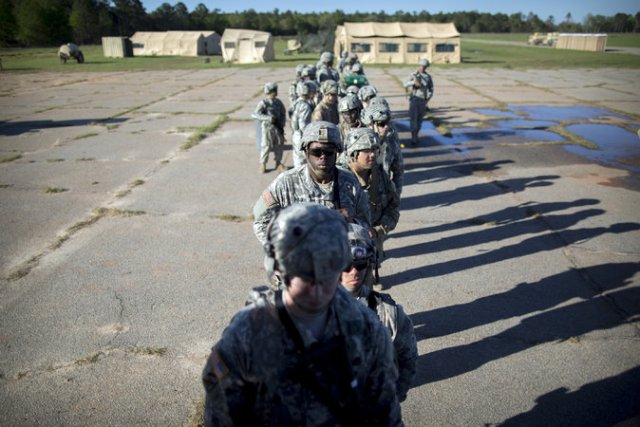 Estados Unidos, que invierte más que ningún otro país en su ejército, fue considerado como el país más poderoso del mundo. Credit Stephen B. Morton para The New York Times