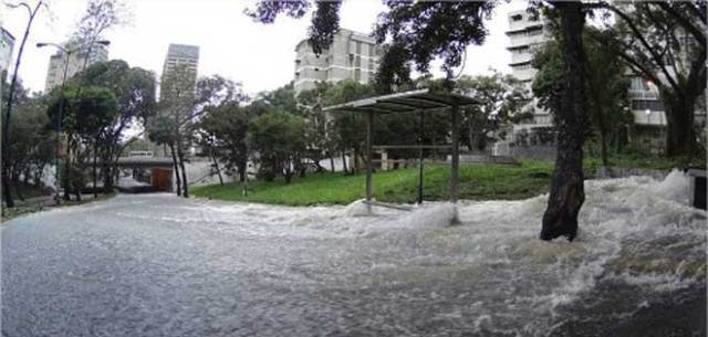 plaza venezuela tubo