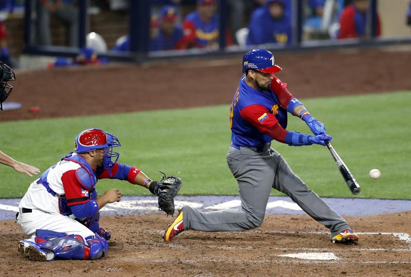 Venezuela cae ante República Dominicana y agoniza en el Clásico Mundial