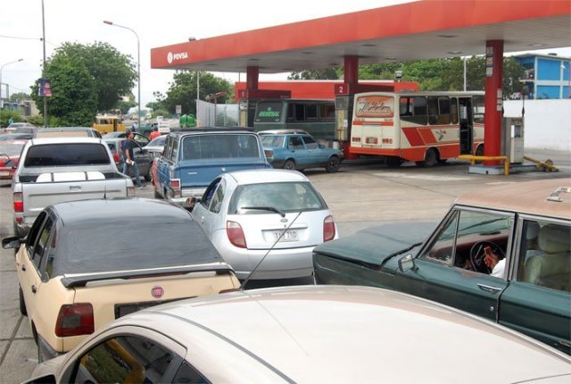 Cola-por-gasolina-barquisimeto