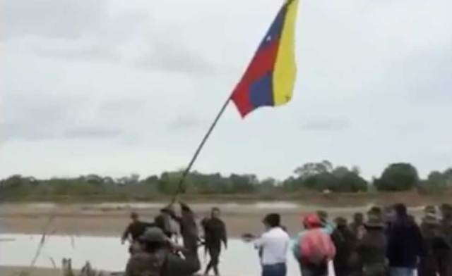 2494236Bandera-Venezuela-Arauca