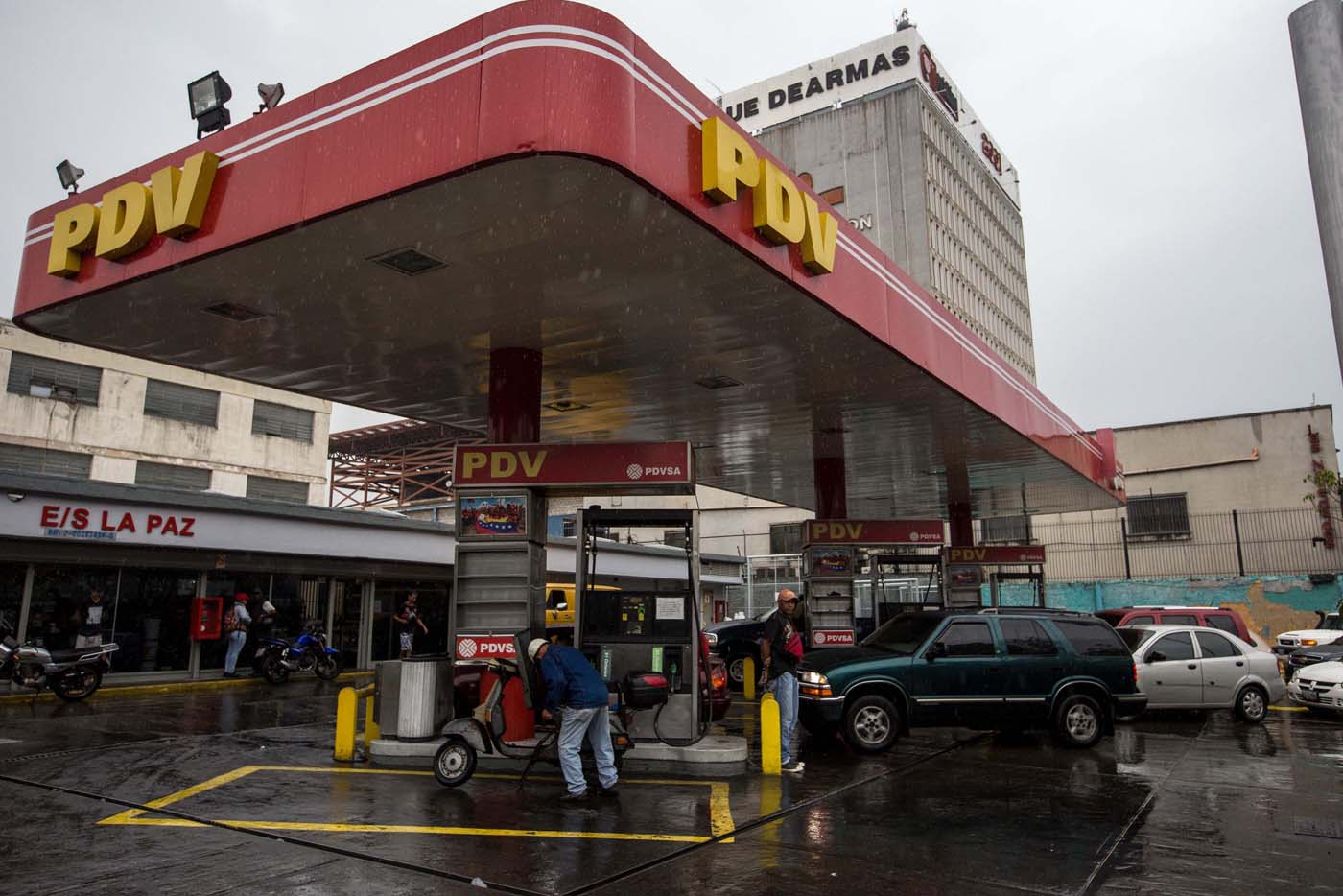 El País: Venezuela, país petrolero sin combustible