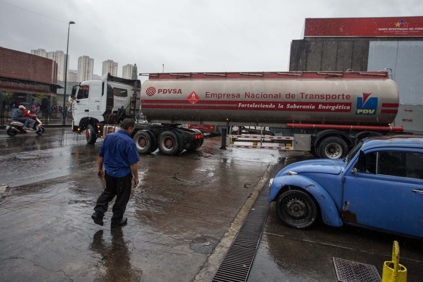 Incautaron cisterna con 5 mil litros de gasolina y pusieron a la orden del MP a siete individuos