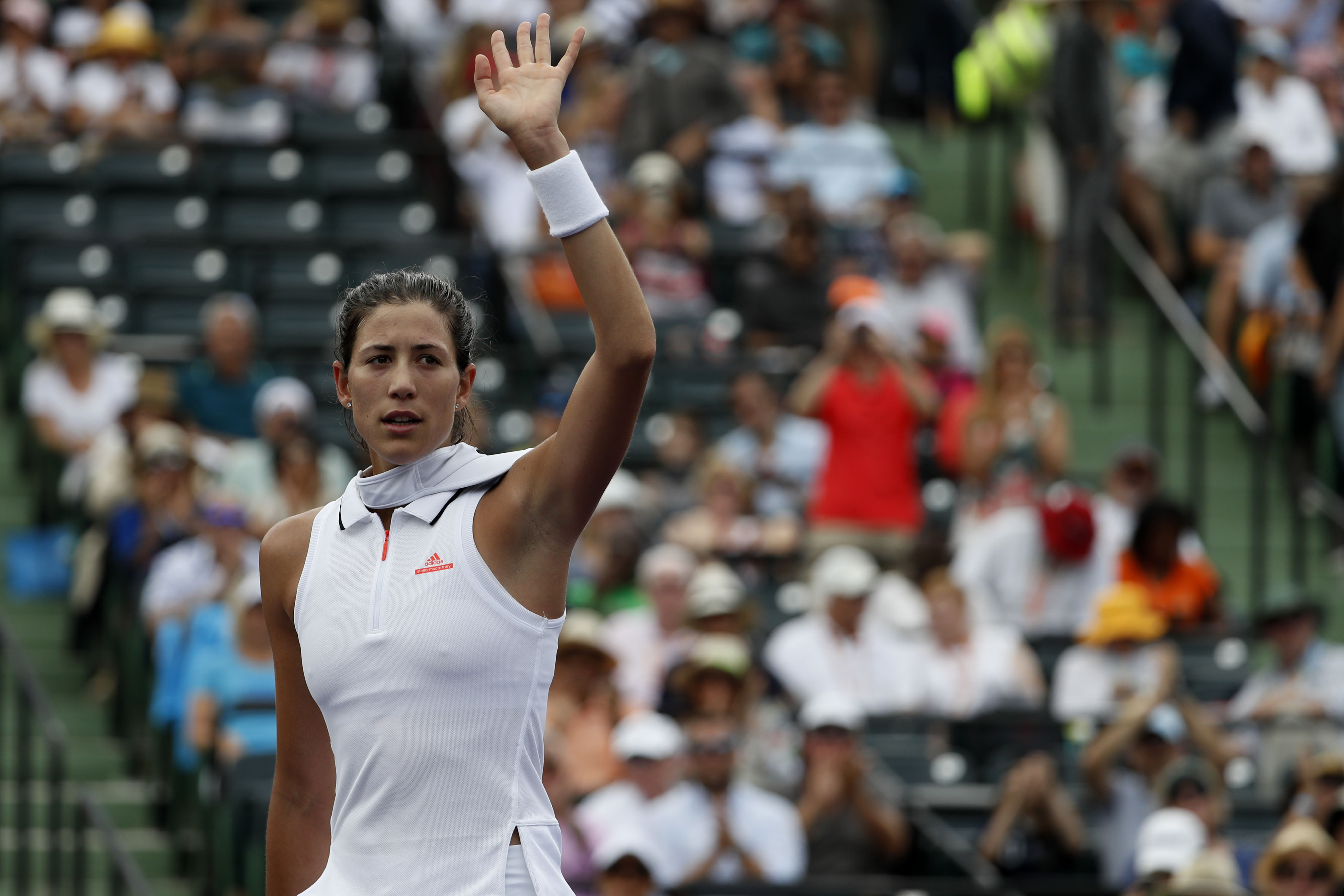 Muguruza se retira en Miami debido a un golpe de calor