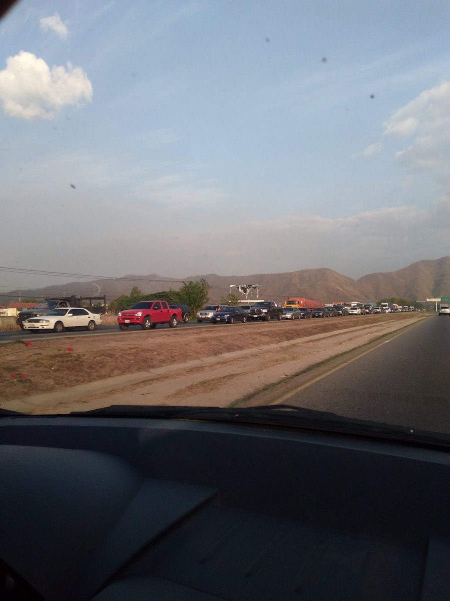 GNB restringe tránsito en la autopista Regional del Centro hacia Caracas  #8Abr