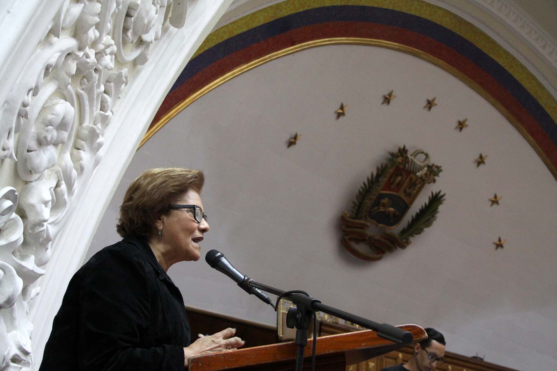 Helen Fernández: Le están dando el último zarpazo a esta casa del pueblo y lo debemos impedir