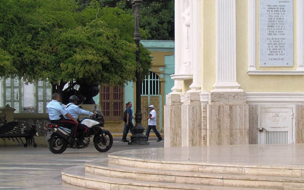 Asaltó a novios en Monumento a La Chinita y lo abatieron