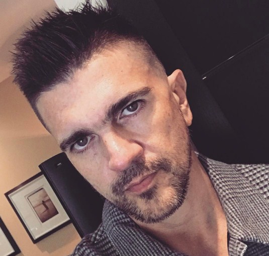 Juanes demuestra cómo lleva a Venezuela en su corazón este #19Abr (Video)