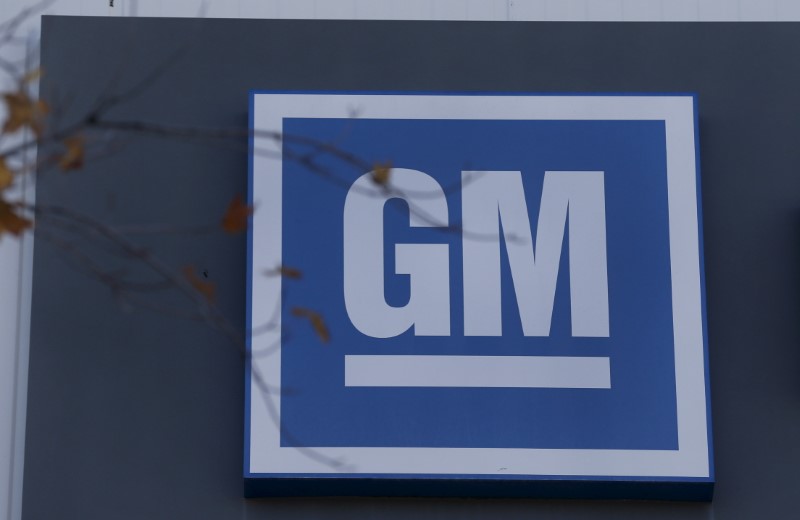 GM y Ford se ofrecen para producir respiradores y equipo médico