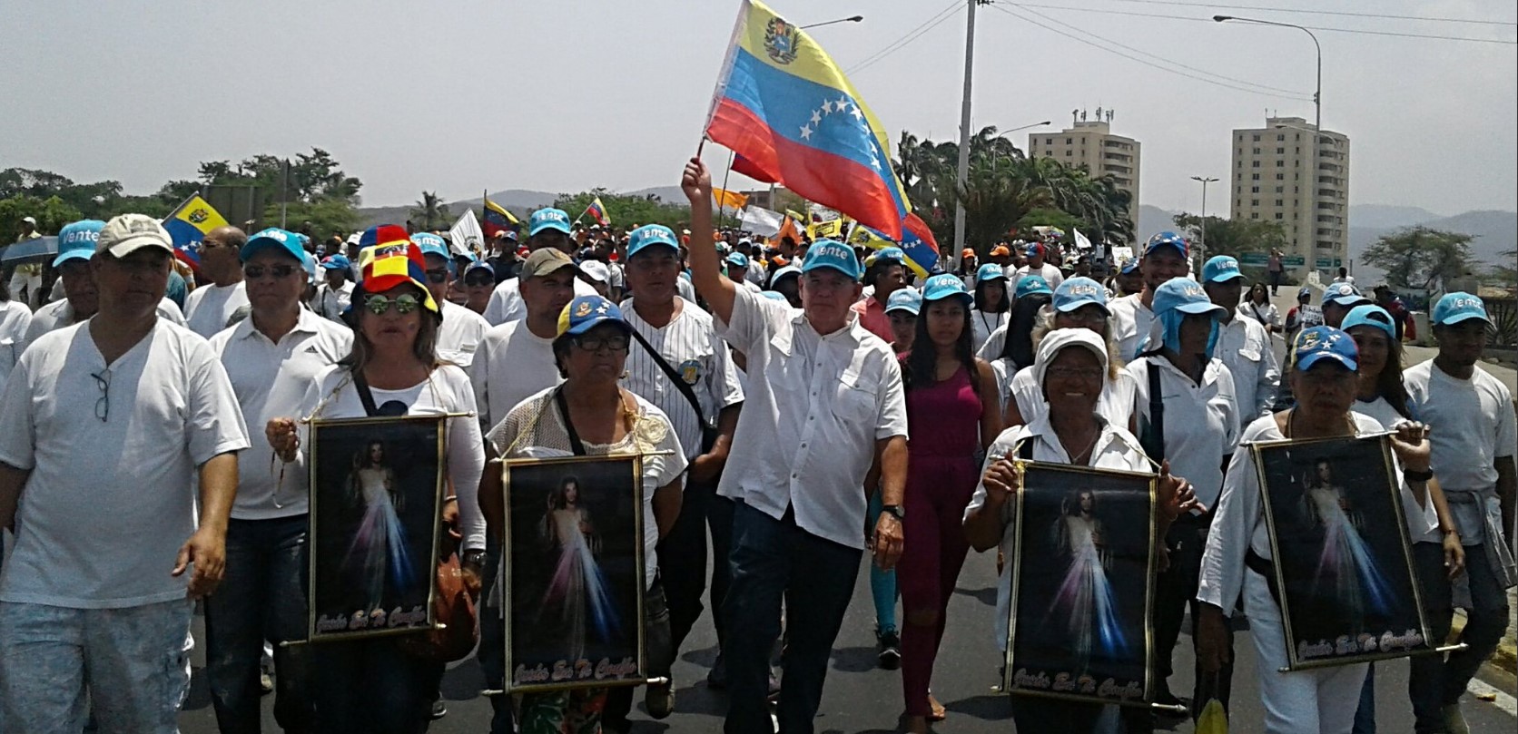 Omar González: Terrorismo en Venezuela se viste de uniforme y dice que Chávez vive