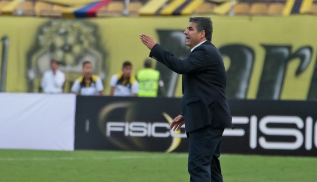 Santiago Escobar, técnico del Deportivo Táchira (Foto: @DvoTachita)