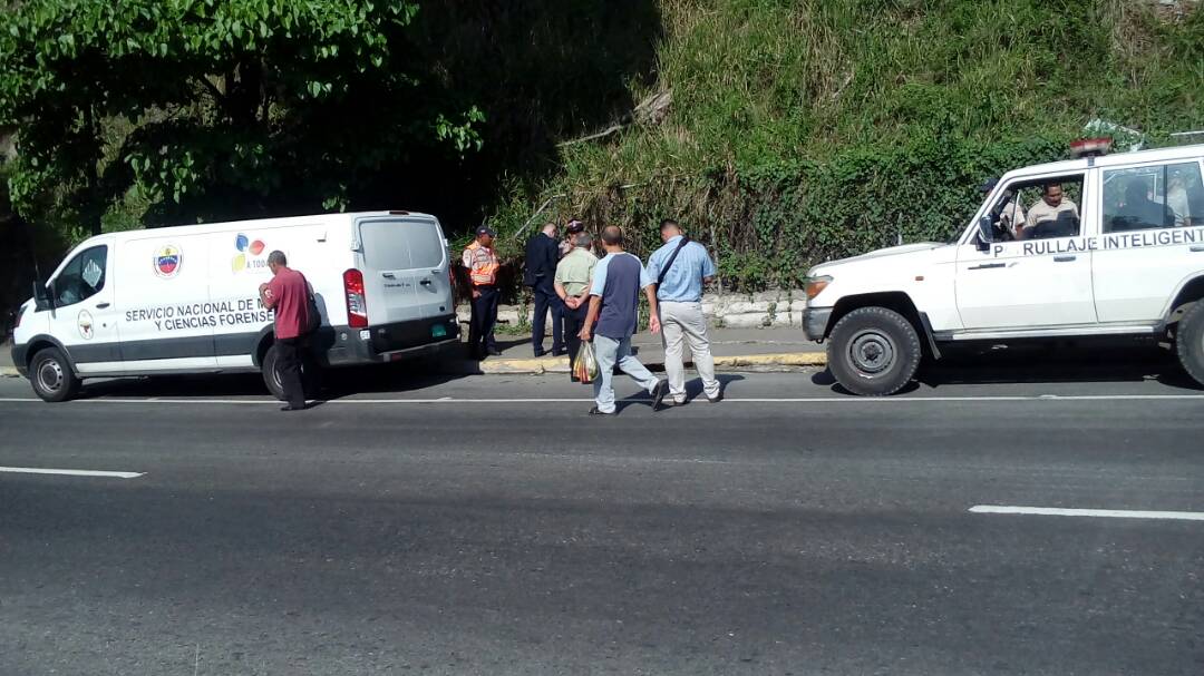 Hallan el cadáver de una mujer dentro de una alcantarilla en El Valle