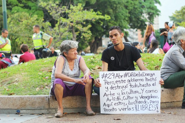 Venezolanos acudieron a la vigilia en honor a los caídos. Foto: La Patilla 