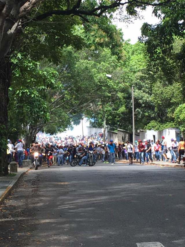 Se conoció que gases lacrimógenos fueron lanzados en La Castellana.