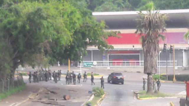 La GNB reprimió protesta en La Tahona