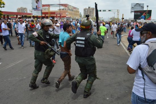 ¿Por qué las FFAA de Venezuela permanecen leales a Nicolás Maduro?