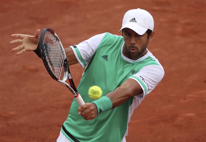 Interrumpen duelo en Roland Garros por lluvia