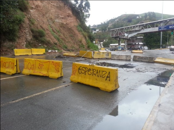 Reportan barricadas en varios puntos de la Panamericana #3May