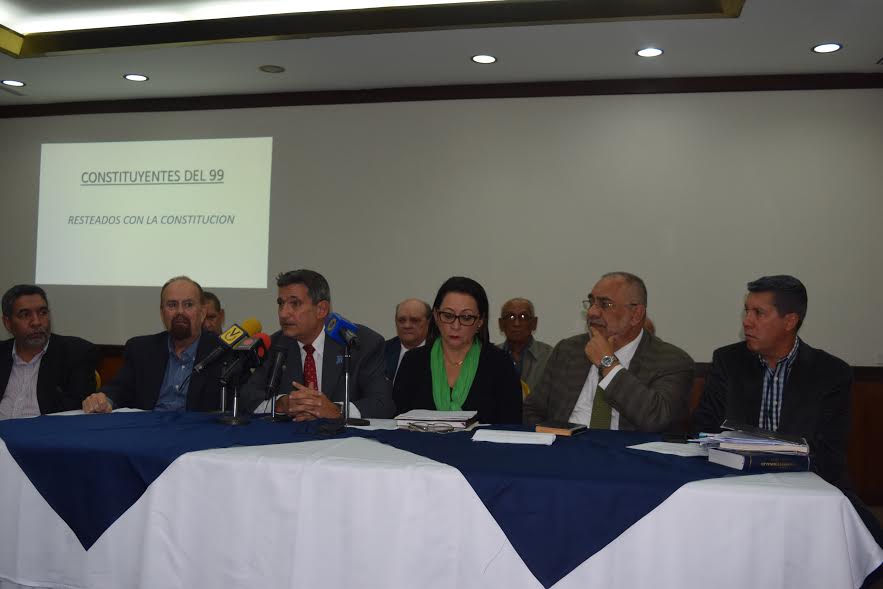Corredactores de la Constitución del 99 rechazan la constituyente de Maduro