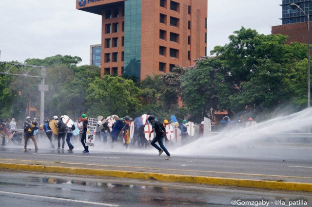 GN efectuó fuerte represión en Caracas este 3 de mayo. Foto: LaPatilla.com / Gabriela Gómez