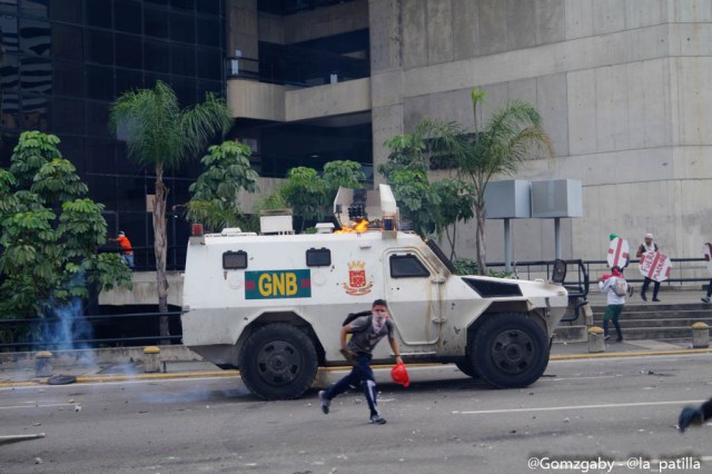 GN efectuó fuerte represión en Caracas este 3 de mayo. Foto: LaPatilla.com / Gabriela Gómez