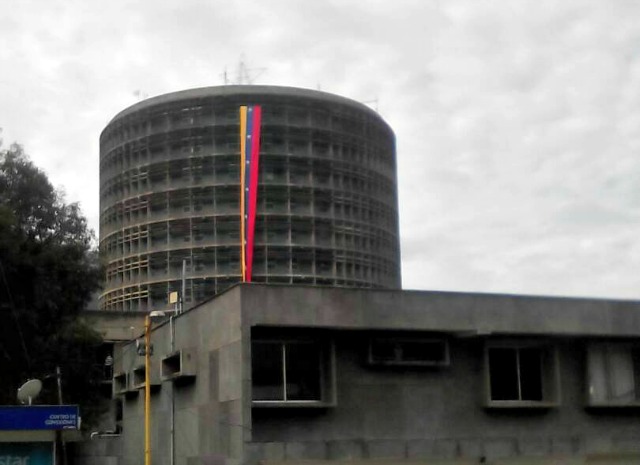 Médicos de Mérida desplegaron una bandera en protesta por crisis de salud #31May (foto)