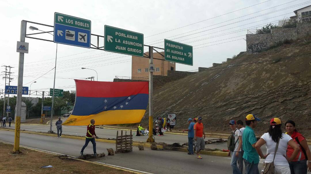 En fotos: Así va el Plantón convocado por la oposición en Nueva Esparta