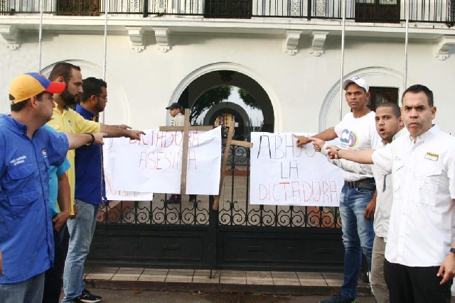 Madrugonazo frente a Gobernación de Monagas