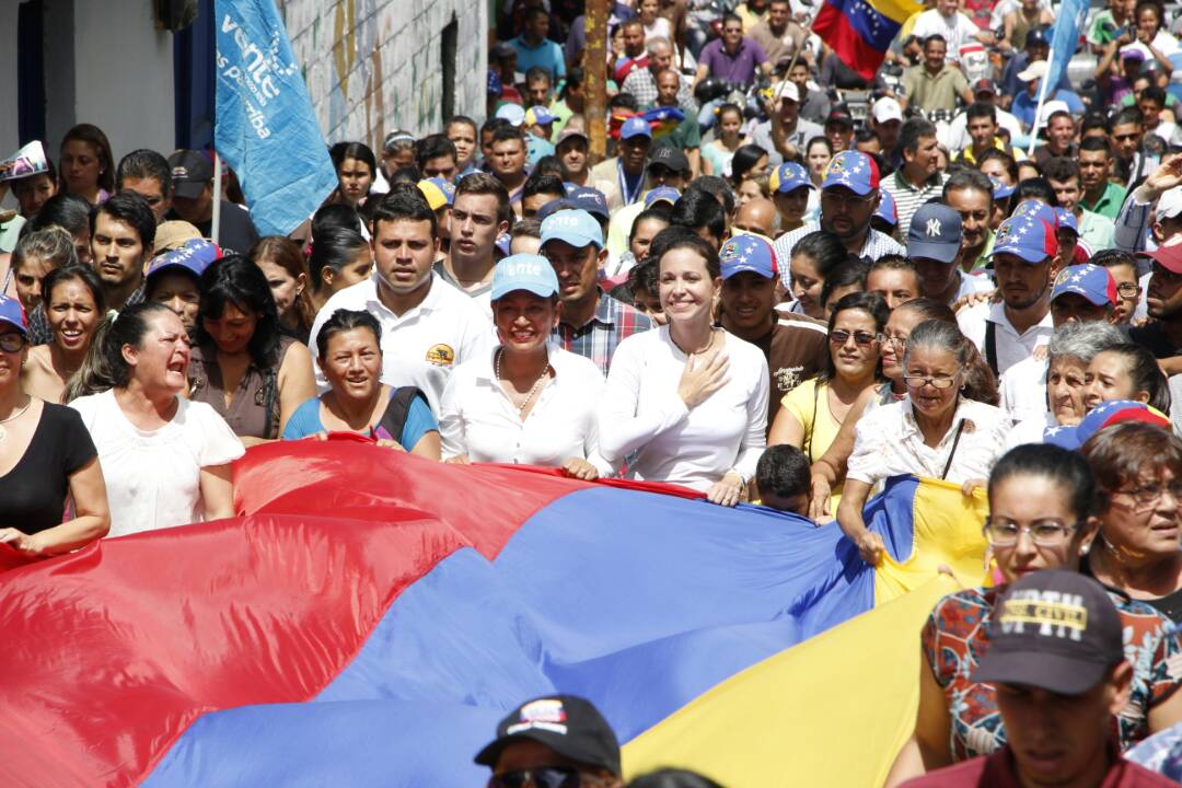 María Corina Machado a Padrino López: Los gochos no aceptan su ejército de ocupación