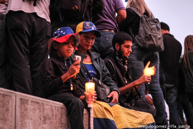 Concentración por los caídos en Parque Cristal. Foto: Régulo Gómez/LaPatilla