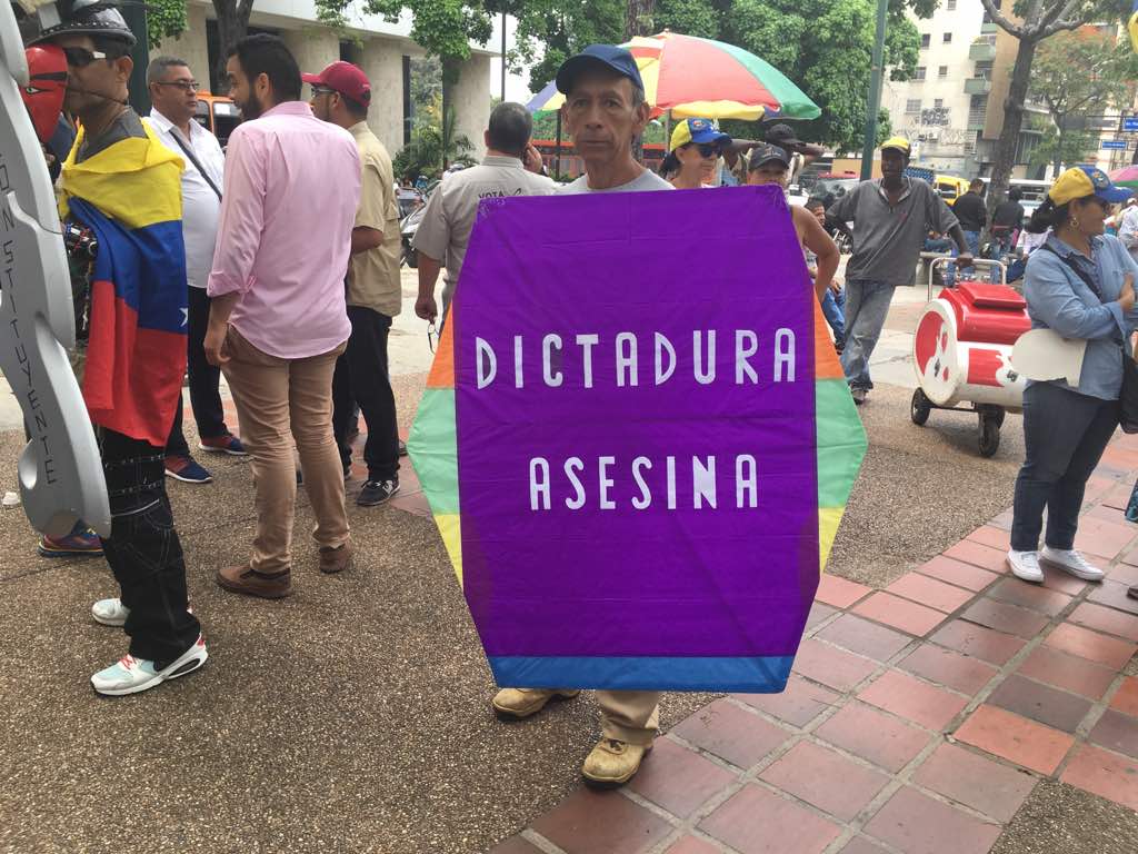 El Señor del Papagayo dice presente en marcha y envía mensaje al Gobierno #10May