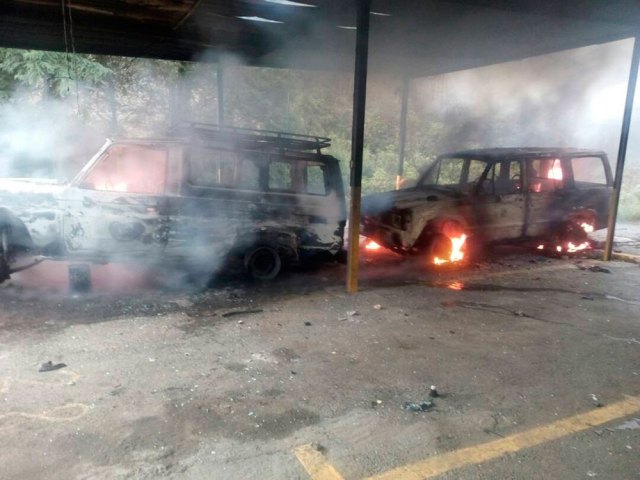 Incendiaron sede de Inparques de la Colonia Tovar (fotos)