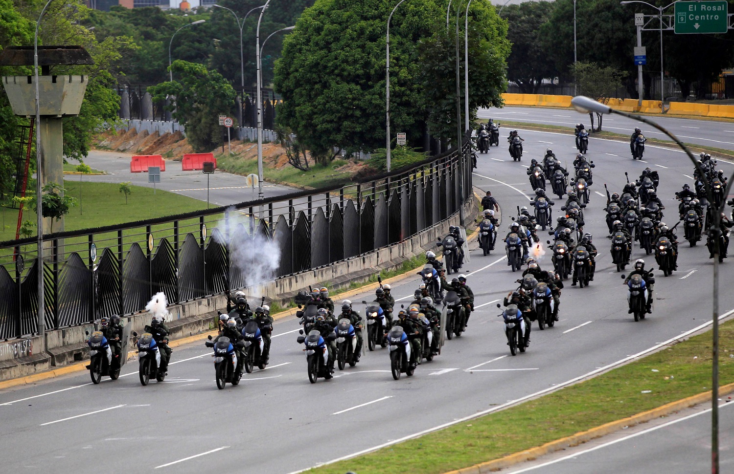 Arrestan a 14 militares por sospecha de rebelión y traición