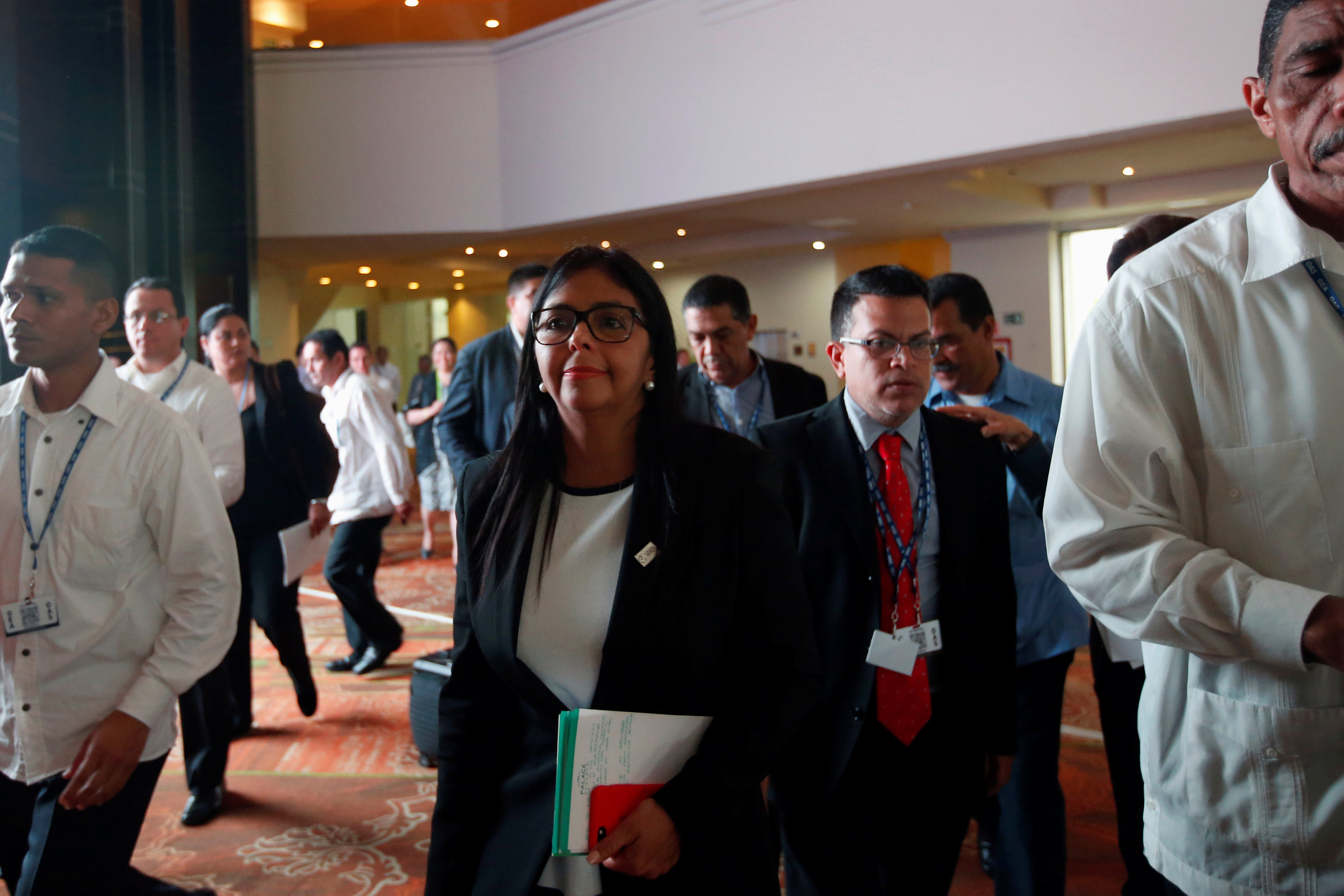 Delcy Eloína dice que otros países analizan su retiro de la OEA