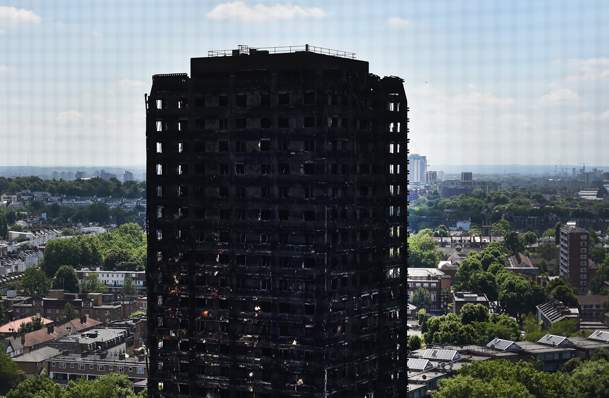 Al menos 58 desaparecidos, presumiblemente muertos, en incendio de Londres