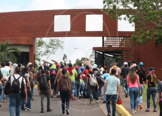 Represión de Maduro se ensaña contra universidades de Guayana