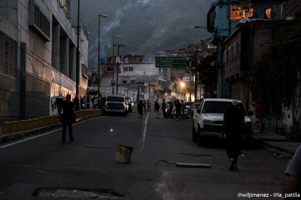 El barrio 5 de Julio de Petare salió a protestar (FOTOS)