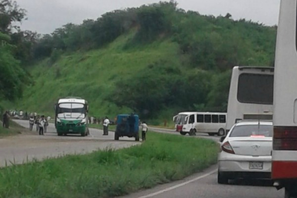 Cerrada la carretera Charallave-Ocumare por manifestación #8Jun